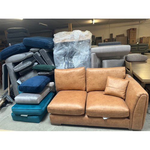 1493 - Assorted sofa sections