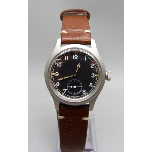 1051 - A military style wristwatch