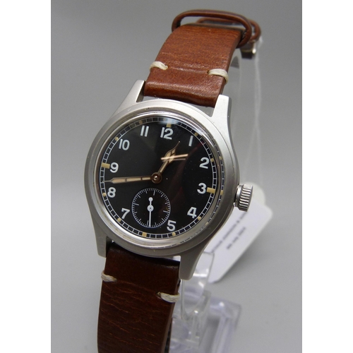 1051 - A military style wristwatch