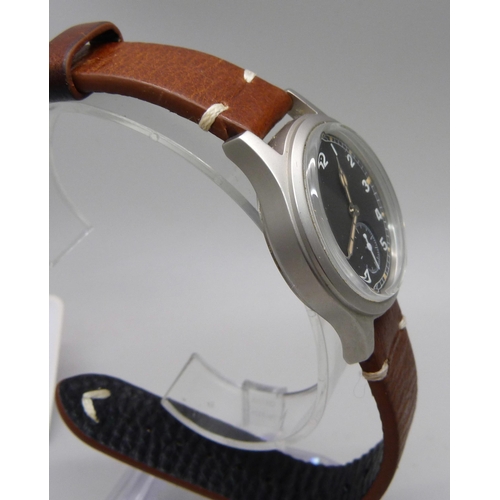 1051 - A military style wristwatch