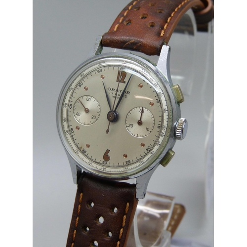 1053 - A gentleman's 1950's Orator chronograph wristwatch