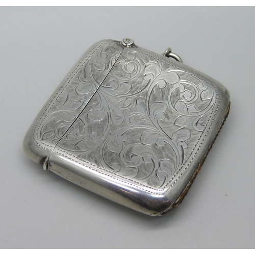 1067 - A silver vesta case, Birmingham, 1909, 43g