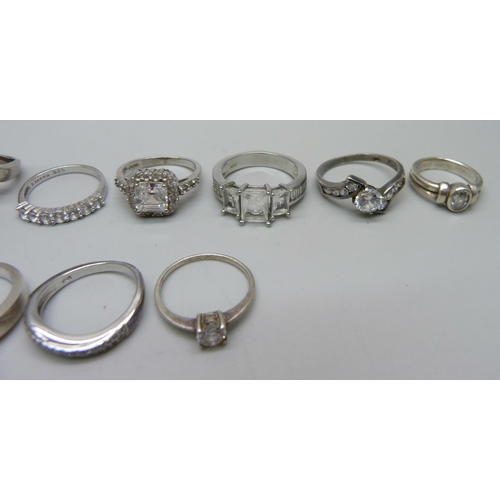 1071 - Twelve silver and cubic zirconia rings, 44g