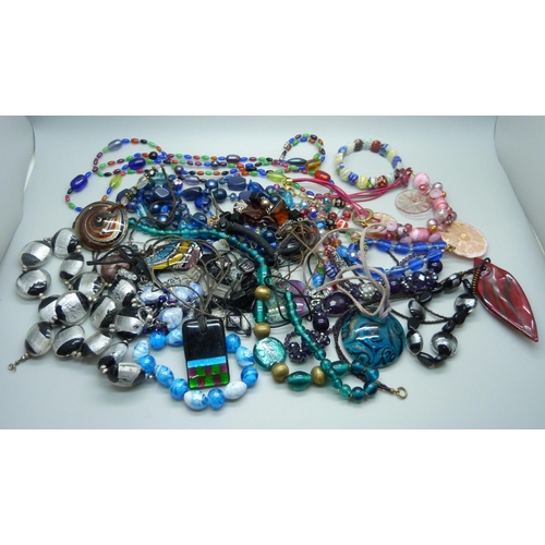 1074 - Murano and other glass jewellery