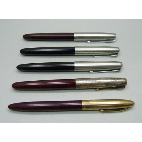 1123 - Fountain pens including Sheaffer (Australian) and four Parker 51 fountain pens, one cap jewel missin... 