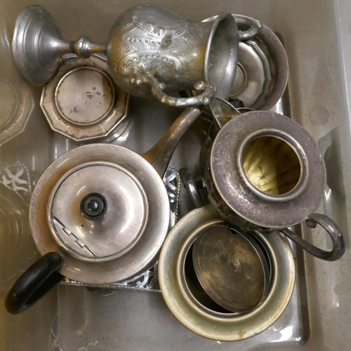 1154 - Two boxes of mixed silver plate **PLEASE NOTE THIS LOT IS NOT ELIGIBLE FOR IN-HOUSE POSTING AND PACK... 