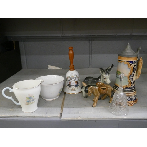 1172 - A tea service, glass bells, etc. **PLEASE NOTE THIS LOT IS NOT ELIGIBLE FOR IN-HOUSE POSTING AND PAC... 