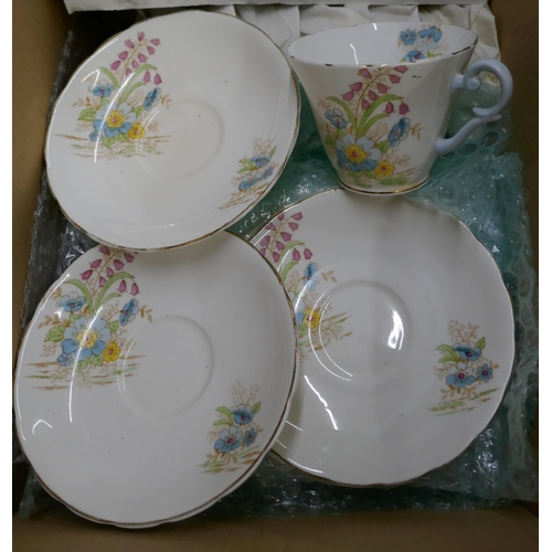 1172 - A tea service, glass bells, etc. **PLEASE NOTE THIS LOT IS NOT ELIGIBLE FOR IN-HOUSE POSTING AND PAC... 