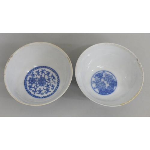 627 - Two Chinese porcelain tea bowls