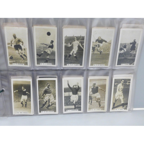 643 - Cigarette cards; Football, Pattreiouex Footballers in Action, complete set, 78