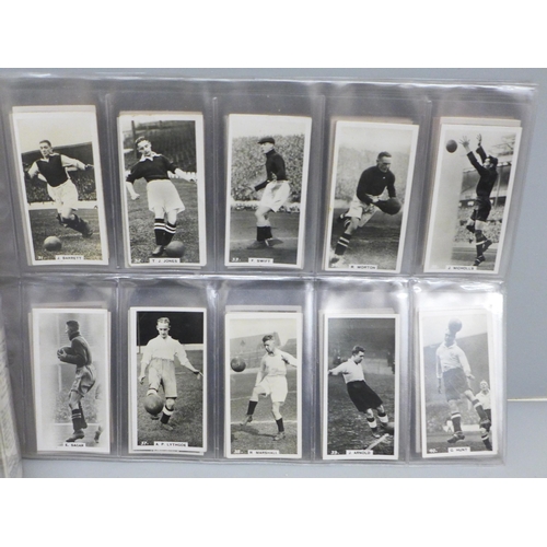 643 - Cigarette cards; Football, Pattreiouex Footballers in Action, complete set, 78