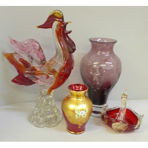 676 - An Italian Murano glass cockerel sculpture and three other items of glass