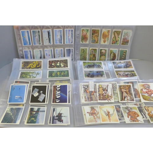 689 - Cigarette cards; 40 Players complete sets, inc. modern (22)