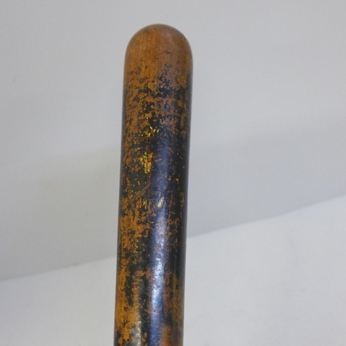 702 - A Victorian police truncheon