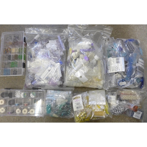 745 - A large collection of semi-precious and glass beads for stringing (3896g)