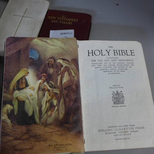 769 - A collection of small Bibles