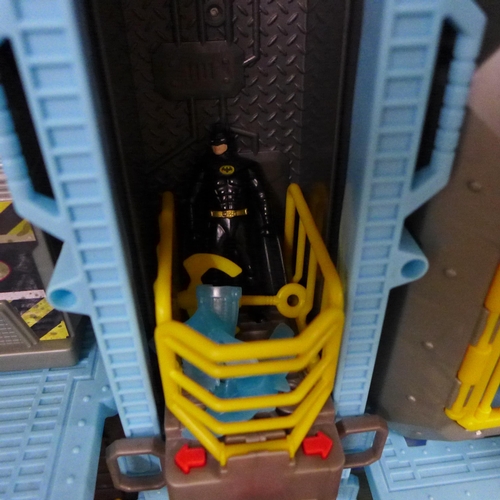 807 - A large 'Batman Cave', quantity of Lego, etc.