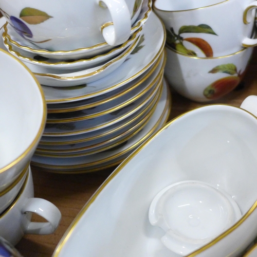 808 - Royal Worcester Evesham china **PLEASE NOTE THIS LOT IS NOT ELIGIBLE FOR IN-HOUSE POSTING AND PACKIN... 