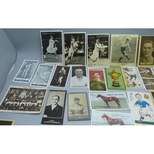 843 - Cigarette cards, sports including football (26), Val, Pattreiouex, Thomson (22); golf, cycling, rugb... 