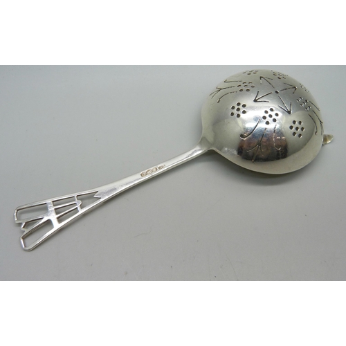 861 - An Art Deco silver tea strainer, E. Viners, Sheffield 1938, 38g