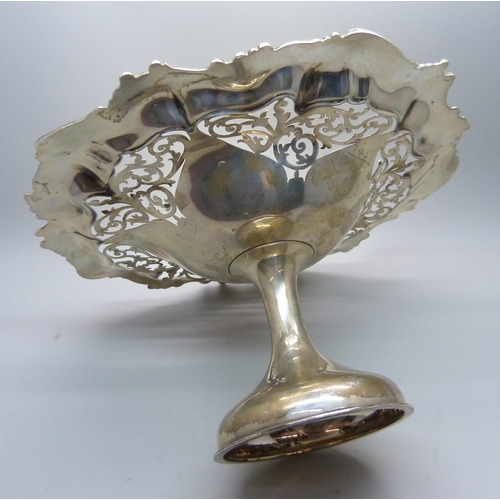 864 - A pierced silver pedestal bowl, 375g, diameter 21.5cm