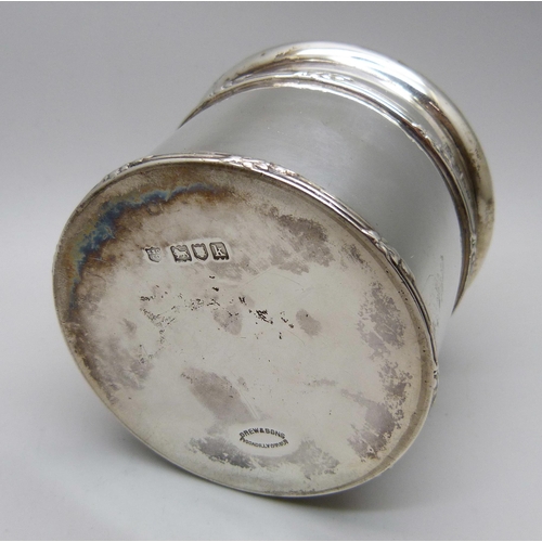 867 - A silver pot with screw lid, 208g, height 6.5cm