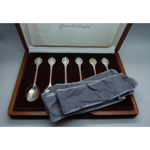 876 - A set of six Franklin Mint The Sovereign Queens silver spoon collection, 150g