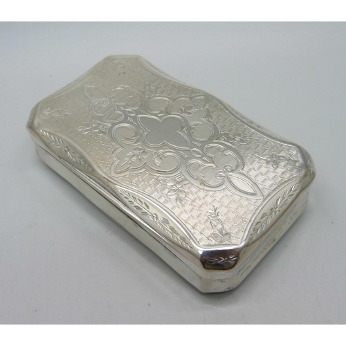 884 - A vintage snuff box, tests as silver, with continental control marks, 54g, 82mm wide