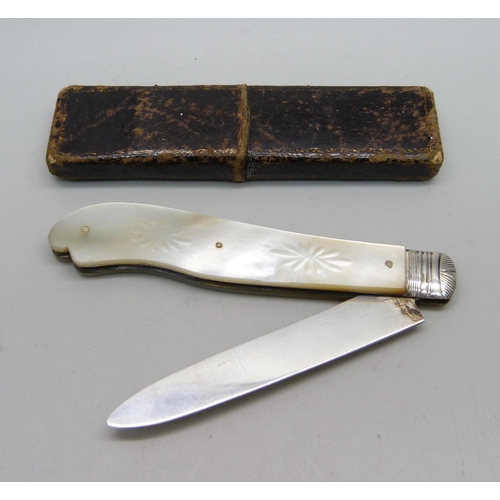 889 - An early Victorian silver penknife, Birmingham 1852, cased