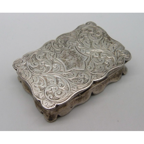 898 - A silver snuff box, Birmingham 1908, Davis, Moss & Co., 44g, 54mm wide