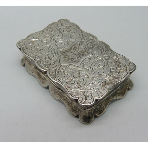 898 - A silver snuff box, Birmingham 1908, Davis, Moss & Co., 44g, 54mm wide