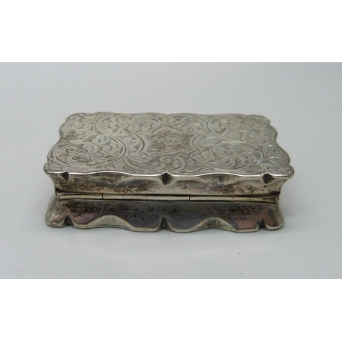 898 - A silver snuff box, Birmingham 1908, Davis, Moss & Co., 44g, 54mm wide