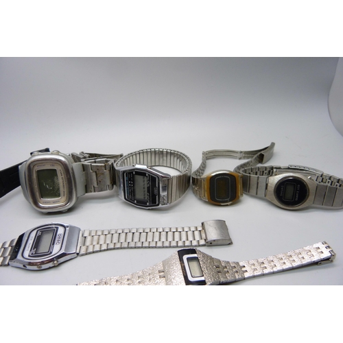 922 - LCD wristwatches including Timex and Omac