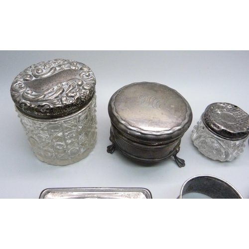 939 - A collection of silver items, 170g of silver including trinket pot, a/f