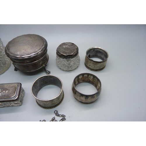 939 - A collection of silver items, 170g of silver including trinket pot, a/f