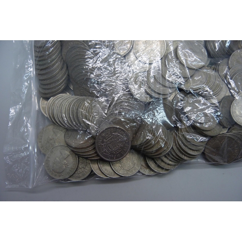 943 - Large quantity of post 1947 half crowns