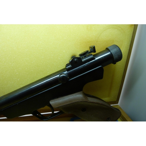 946 - A German made  'Original' Mod 6 target shooting air pistol, Cal. 4,5/.177, 11490, boxed