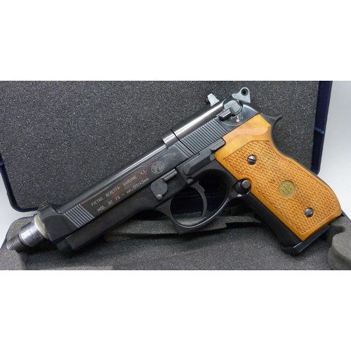 950 - A Pietro Beretta Gardone Mod 92 cal. .177/4,5mm air pistol, cased