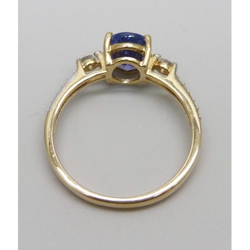 966 - A 9ct gold, tanzanite and zircon ring, 2.3g, Q