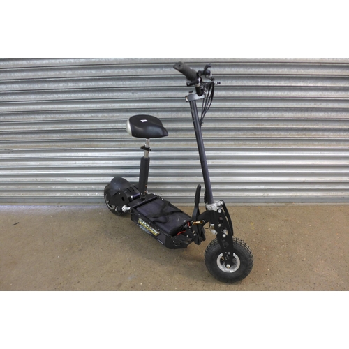 2141 - A Chaos 1000 off-road electric scooter with key no charger