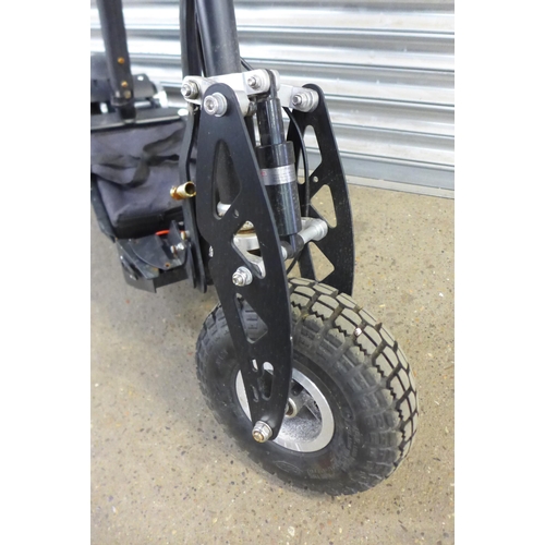 2141 - A Chaos 1000 off-road electric scooter with key no charger