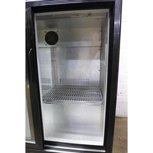 2143 - A Polar refrigeration GL003-02 refrigerator with sliding door