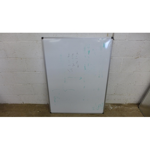 2176 - 2 White boards (120x90cm)