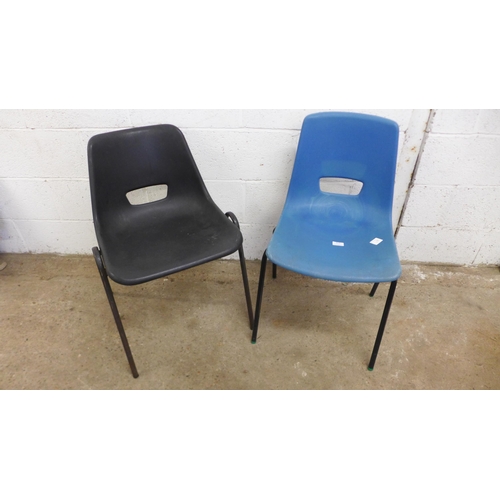 2179 - 20 stacking Plastic chairs - 3 black and 17 blue