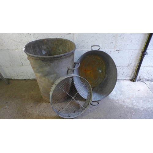 2184 - A galvanized metal dust bin, tin bath and a gardeners sieve