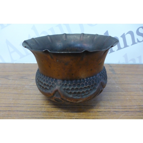 2224 - Three decorative copper pots and a metal trunk