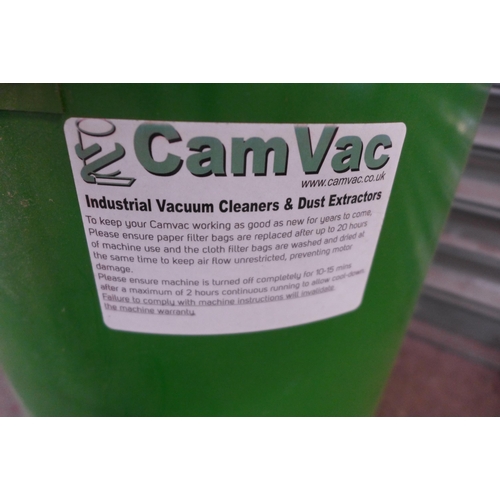 2225 - A Camvac CGV336-2 dust extractor vacuum with pipes