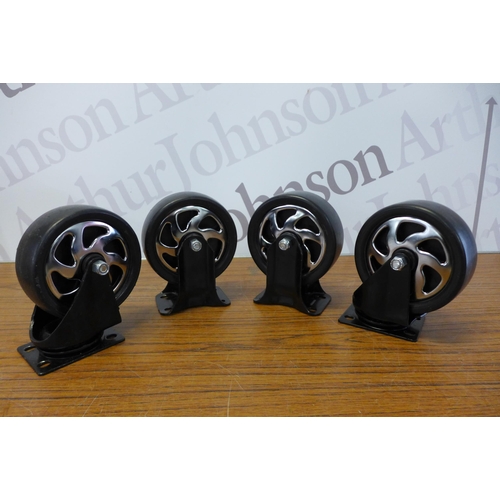 2260 - A set of 4 castor wheels - 2 brakes and 2 straights