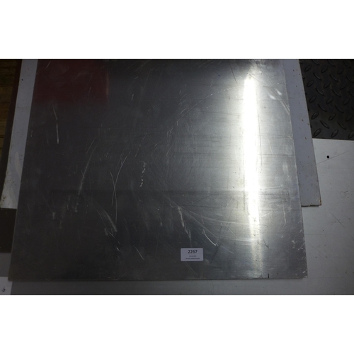 2267 - 6 sheets of assorted sized metal plate