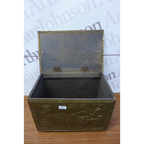 2273 - A decorative brass coal box trunk